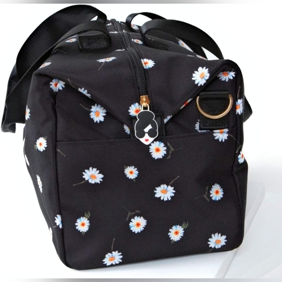 Alice + Olivia AO X FABFITFUN DUFFEL BAG Daisy Print - Picture 6 of 11